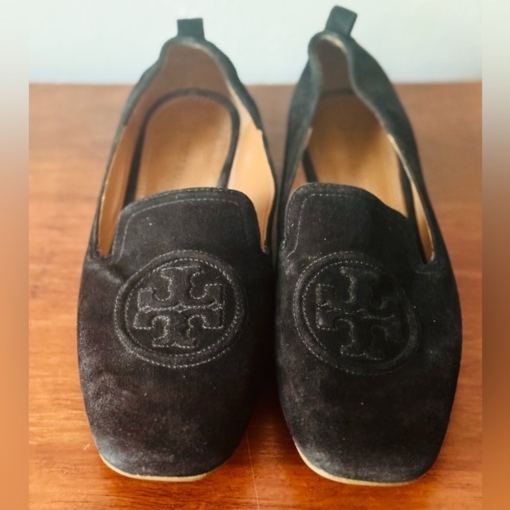 Tory Burch Black Leather Suade Leigh Flats with Logo Medallion sz 6.5